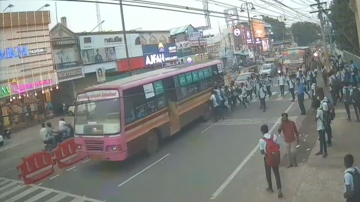 govt bus driver and conductor dismissed in nellai