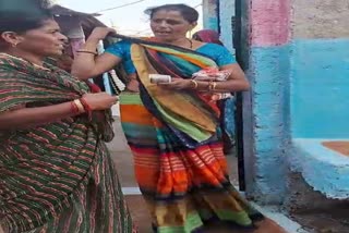 sarees and money distribution in Ashoknagar