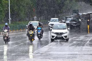 Kerala rains  Kerala Weather update  ഇടിമിന്നലോടുകൂടിയ മഴ  യെല്ലോ അലര്‍ട്ട്  Rain update Kerala  കേന്ദ്ര കാലാവസ്ഥ വകുപ്പ്  ദേശീയ സമുദ്രസ്ഥിതിപഠന ഗവേഷണ കേന്ദ്രം  Lightning Alert  Yellow alert districts Kerala  Yellow alert