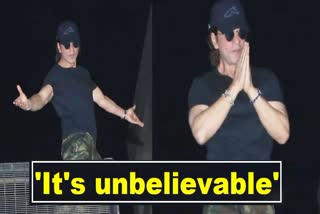 MH  On 58th birthday SRK makes special midnight appearance greets sea of fans with signature pose