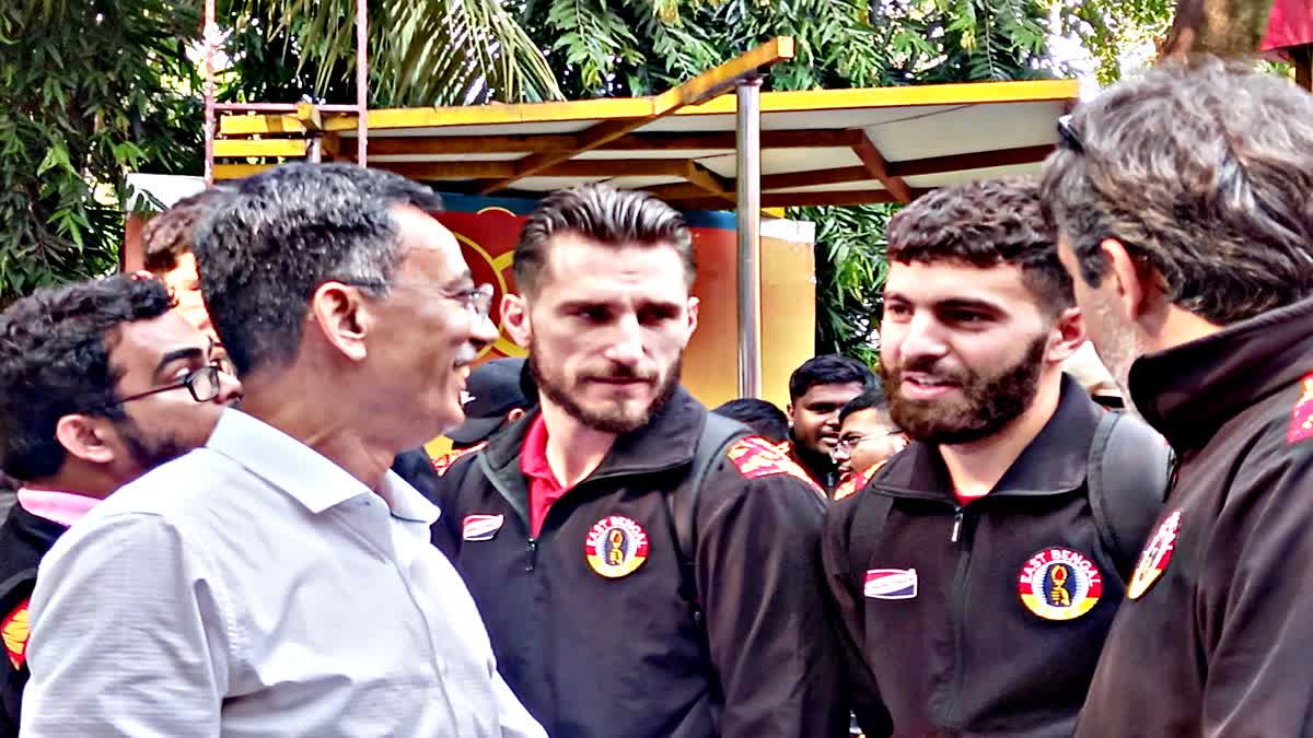 EAST BENGAL FOOTBALLERS CELEBRATE