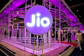 Reliance Jio tops in mobile data traffic