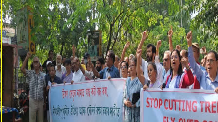 Leader of the Opposition in the Assam Legislative Assembly, Debabrata Saikia has sought the intervention of the Chief Justice of the Gauhati High Court to order a temporary suspension of construction of the flyover between the Dighalipukhuri and Noonmati area, which according to him has led to multiple environmental and civic issues.