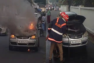 car caught fire  Wadakkanchery  running car caught fire  കാറിന് തീ പിടിച്ചു  തീപിടിത്തം  tata indica  tata indica car caught fire  Short circuit of battery  ബാറ്ററി ഷോട് സർക്ക്യൂട്ട്‌  Battery shot circuit  ഓടികൊണ്ടിരിക്കുന്ന കാറിന് തീ പിടിച്ചു  fire force