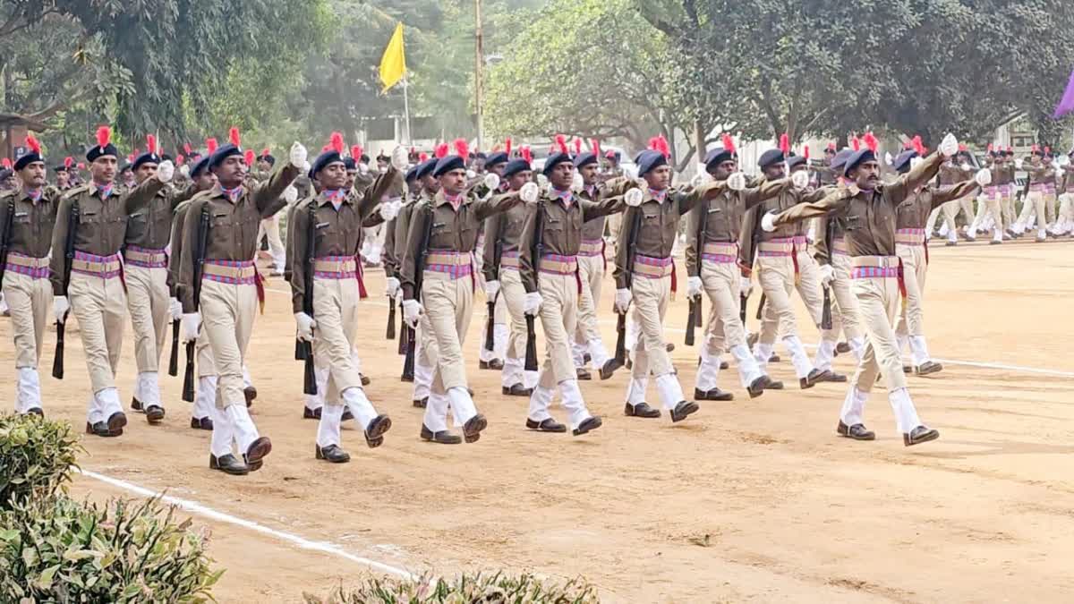 home-guard-jawans-were-given-training-in-hazaribag