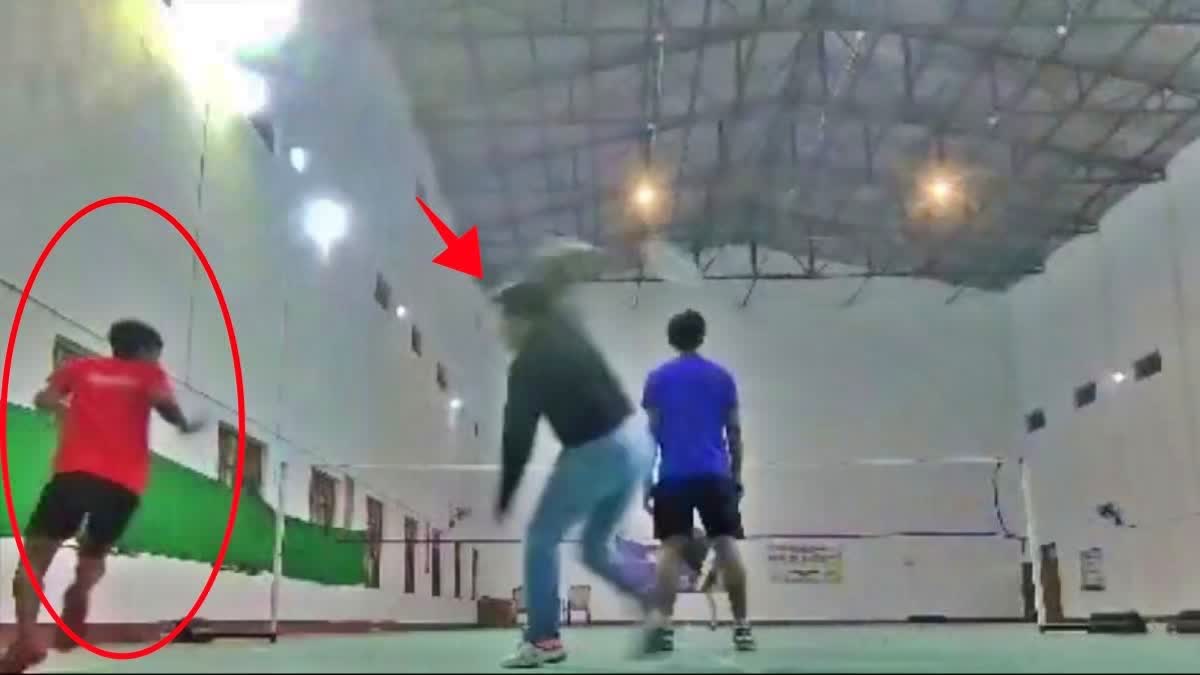 BADMINTON PLAYERS ATTACKED  BIHAR BADMINTON PLAYERS attack  PLAYERS BEATEN BY ADM  ബാഡ്‌മിൻ്റൺ കളിക്കാരെ അടിച്ചു