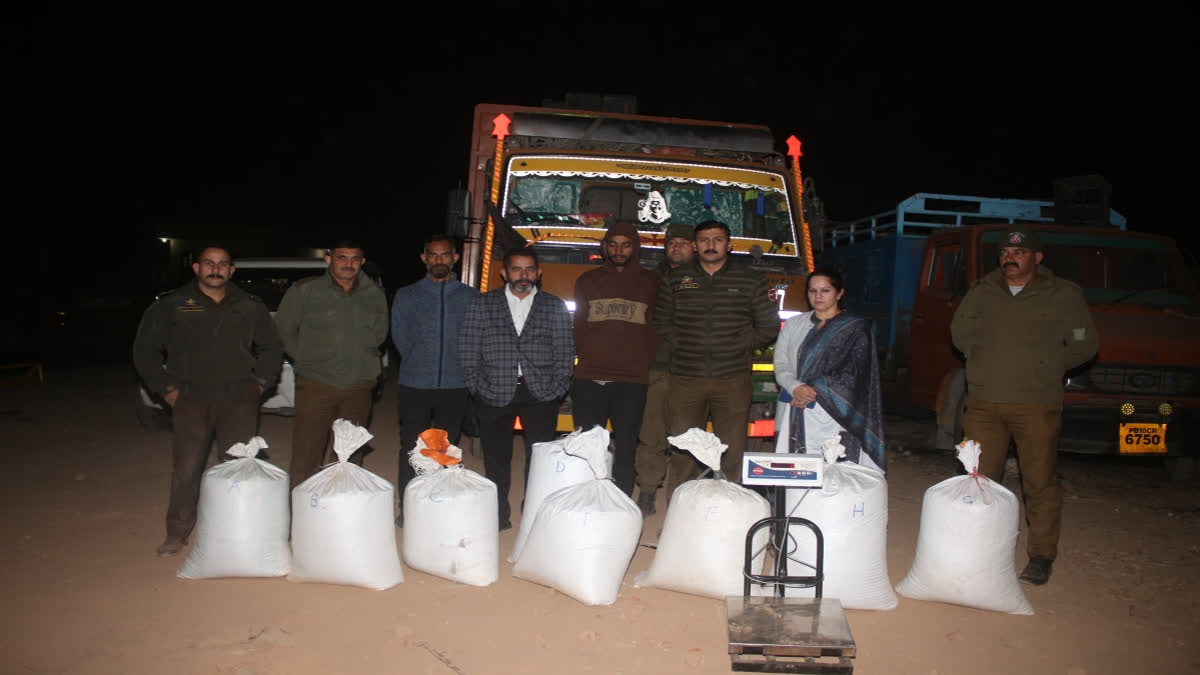 In a significant success in the ongoing crackdown against drug trafficking, the Udhampur Police arrested an inter-state smuggler and seized 211 kilograms of poppy straw during a checking operation at Jakhani on the National Highway.