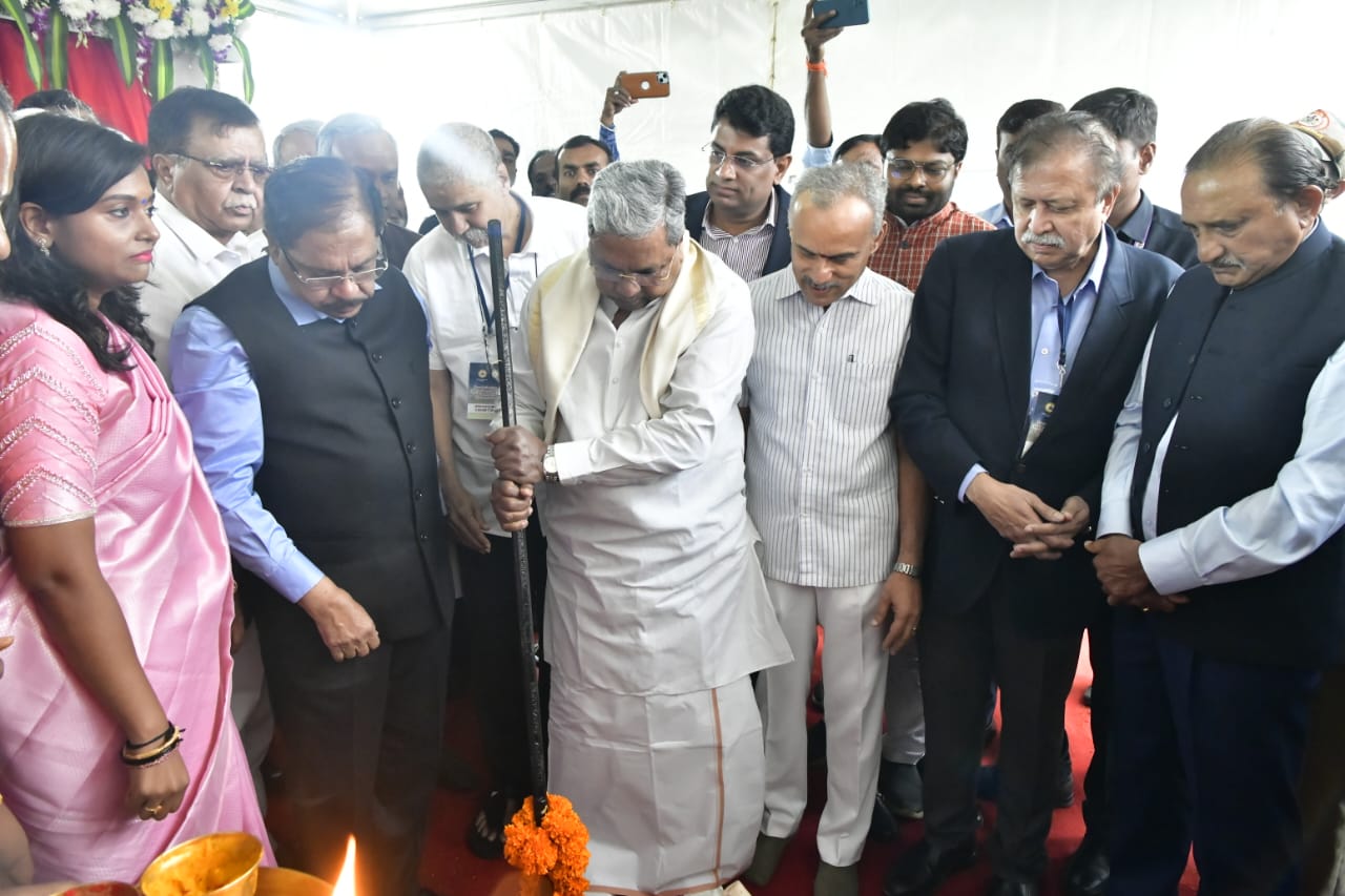 CM Siddaramaiah perform bhoomi pooja of international cricket stadium In Tumakuru