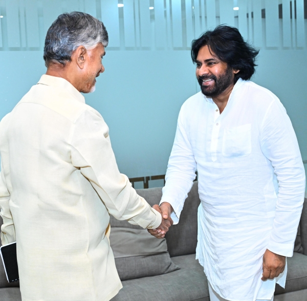 Pawan Kalyan Meet Chandrababu