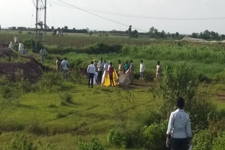 Wife kills husband:  She buried his dead body using JCB saying that this is a dead body of Buffalo