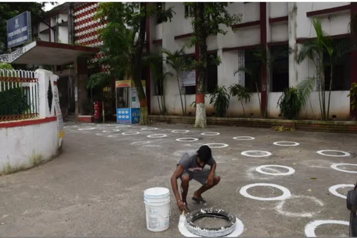 Circuit house made temporary district collectorate office due to corona in dhanbad