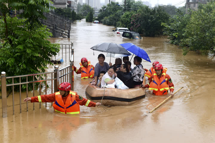 China reports over 140 dead or missing in floods