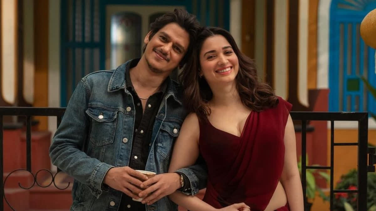 WATCH: Tamannaah Bhatia, Vijay Varma papped hand in hand in Mumbai post New Year vacay