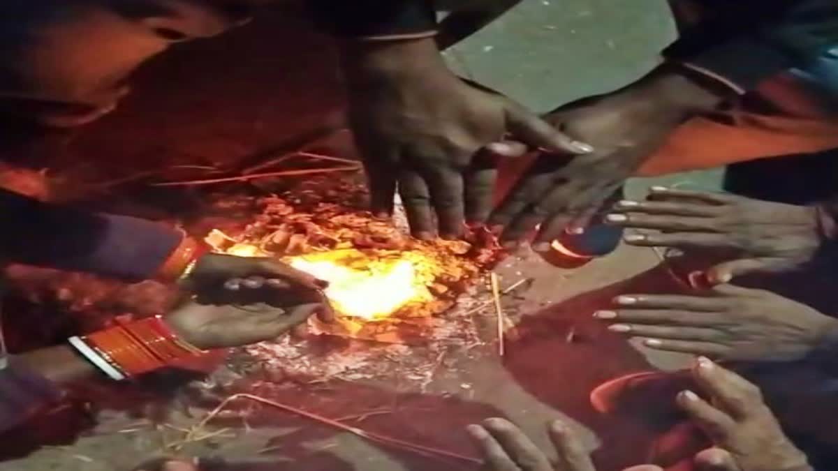 अररिया में चौक चौराहा पर अलाव जलाने की मांग