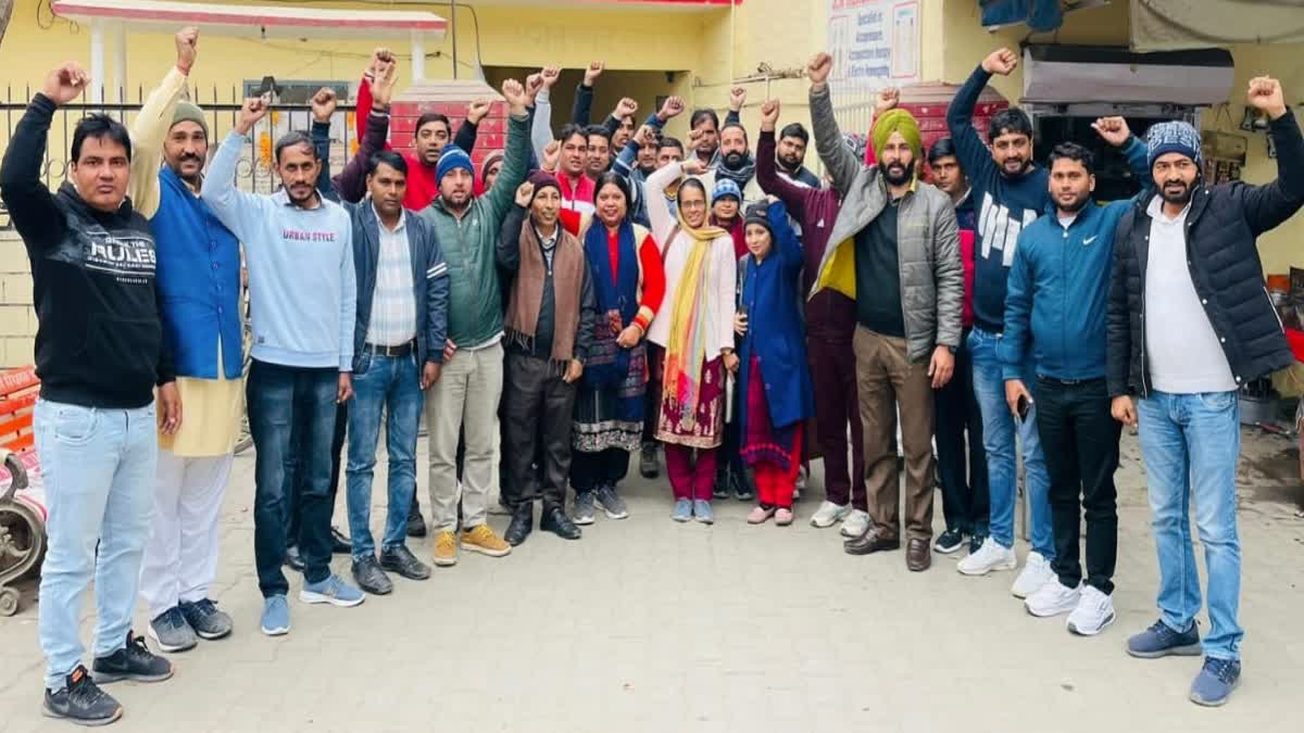 computer-lab-assistants-protest-in-bhiwani-against-government