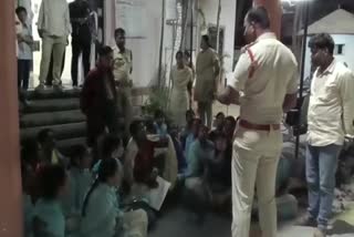 Police_Stop_Anganwadi_Protest