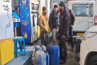 تیل کی قلت کی وجہ سے بارہمولہ میں عوام پریشان