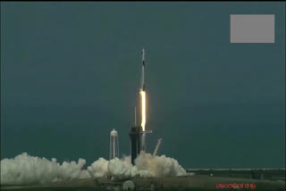 SpaceX launches 1st batch of satellites