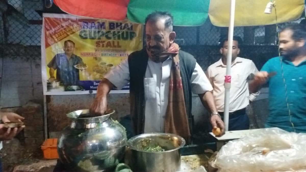 Vender serves free gupchup on every New Year