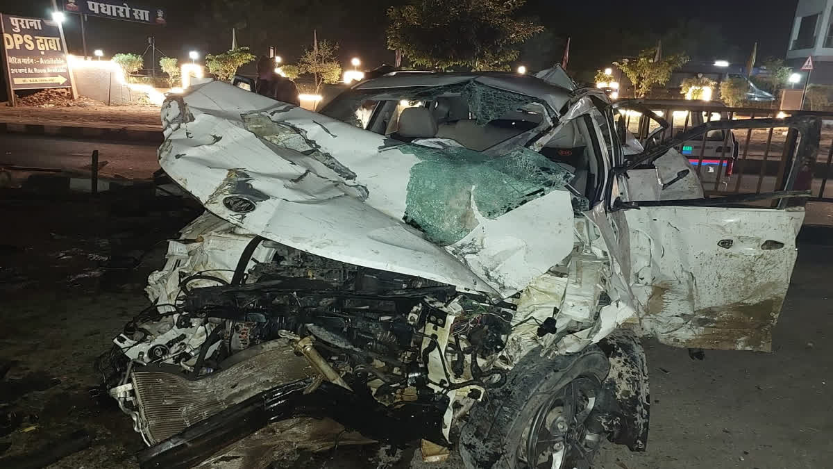 Car overturned  In Jodhpur