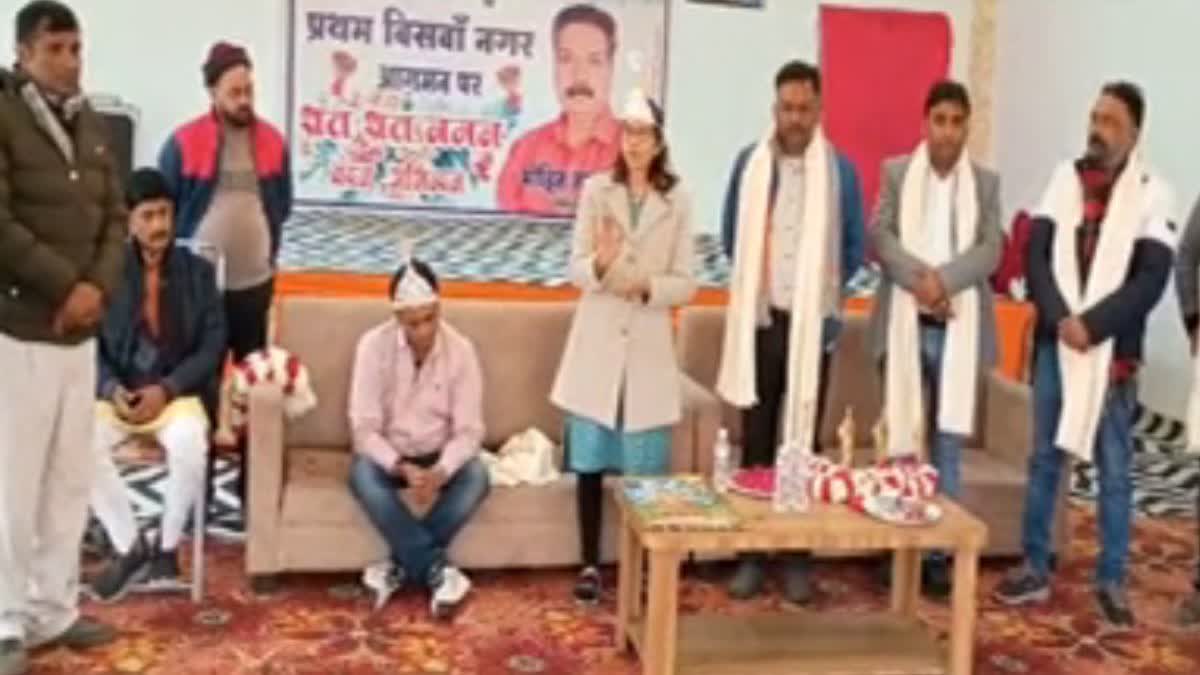 बिसवां पहुंची PM MODI की भतीजी का भव्य स्वागत