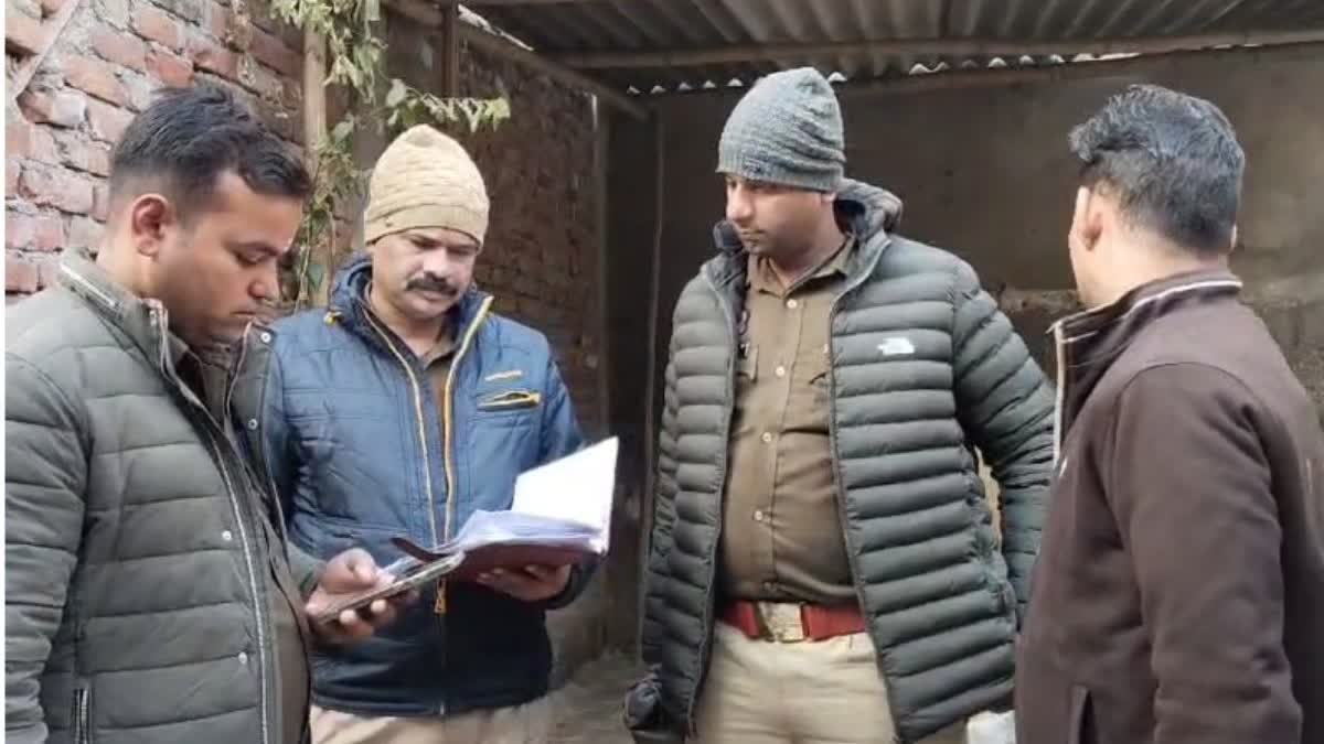 लखनऊ पुलिस ने आगरा में मकान की ली तलाशी