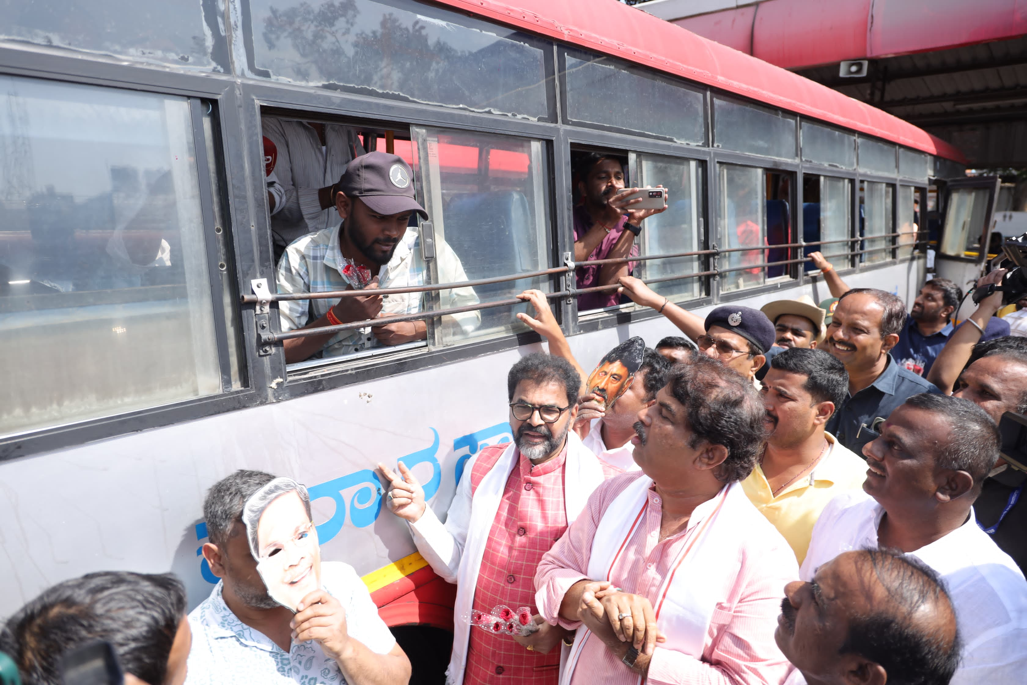 BJP Protests Against KSRTC Bus Fare Hike In Bengaluru