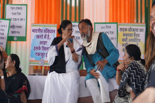 Yogendra Yadav  Mamata Banerjee