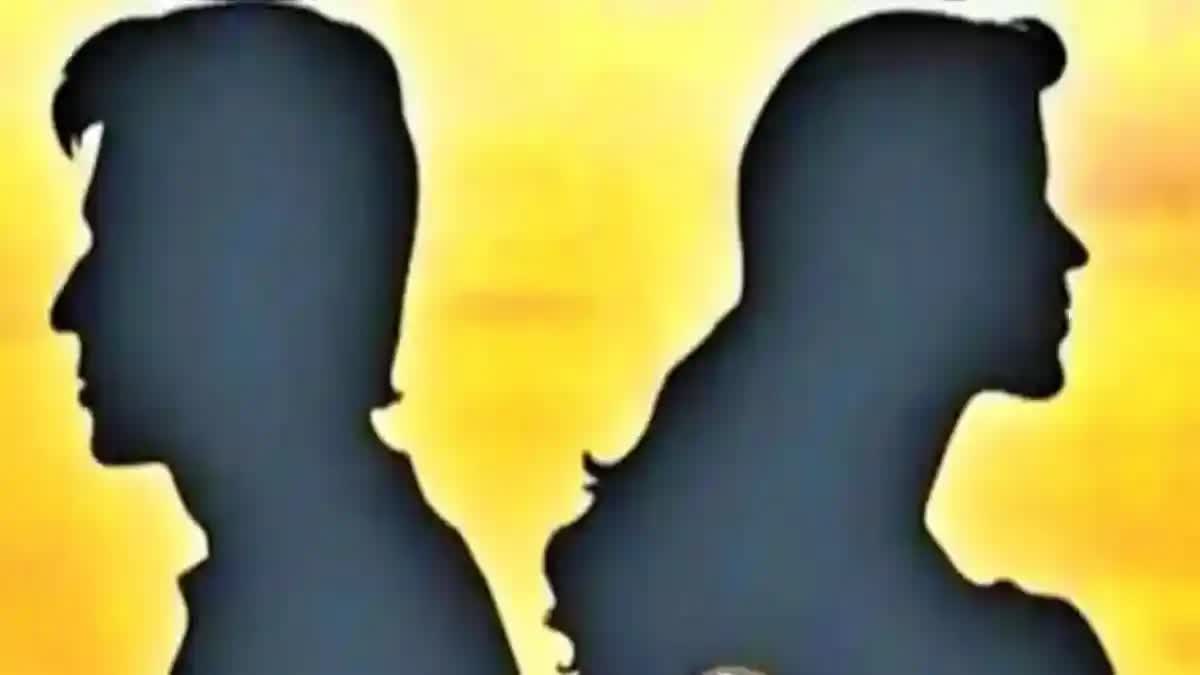 Wife complains against husband  Extramarital affair  dowry harassment  ವಿವಾಹೇತರ ಸಂಬಂಧ  ಪತ್ನಿಯನ್ನು ಮನೆಯಿಂದ ಹೊರಹಾಕಿದ ಪತಿ