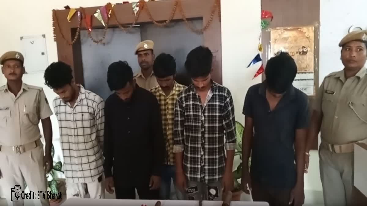 Jatani Police Arrested 5 Dacoits