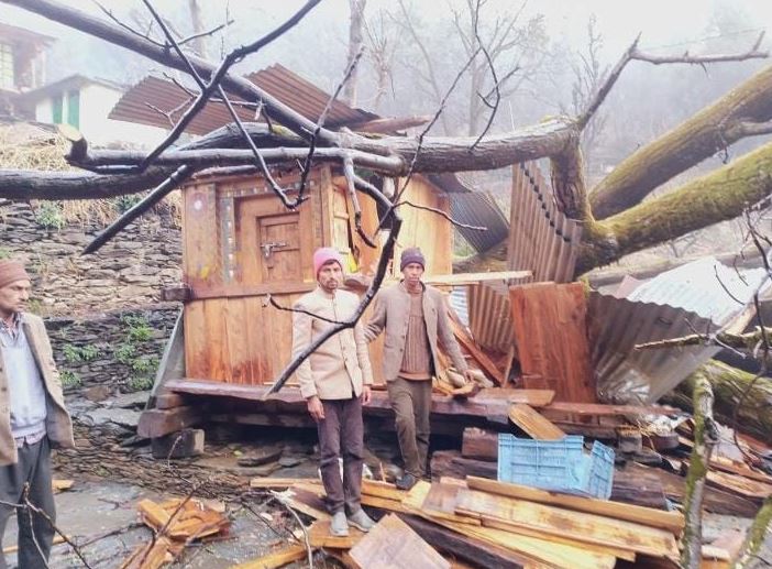 Snowfall in Gangotri