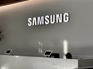 SAMSUNG WILL LAUNCH PRODUCTS GLOBALLY AT SAME TIME