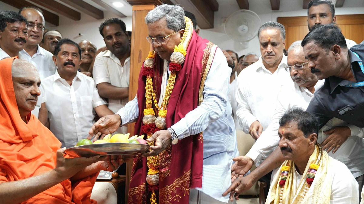 CM Siddaramaiah visits Mysore's suttur mutt