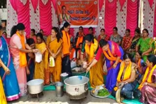 Shamanur Shivshankarappa  BJP protest  protested by cooking  BJP Mahila Morcha protest