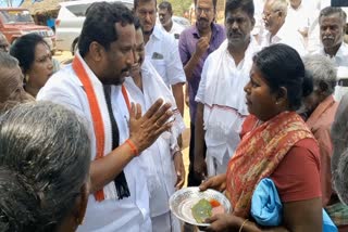 Sivagangai People support to AIADMK candidate who promised to remove the liquor shop
