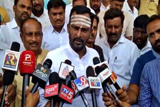 MLA Vijayanand Kashappana spoke to the media.