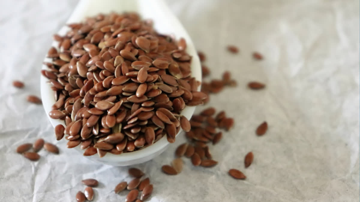By eating just one spoon of flaxseed powder every day, the body will remain fit and you will also get relief from these dangerous diseases