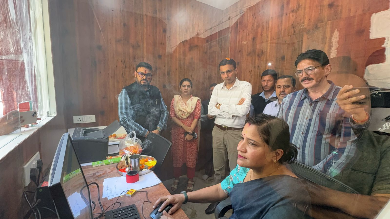e computer kiosk Sachetak