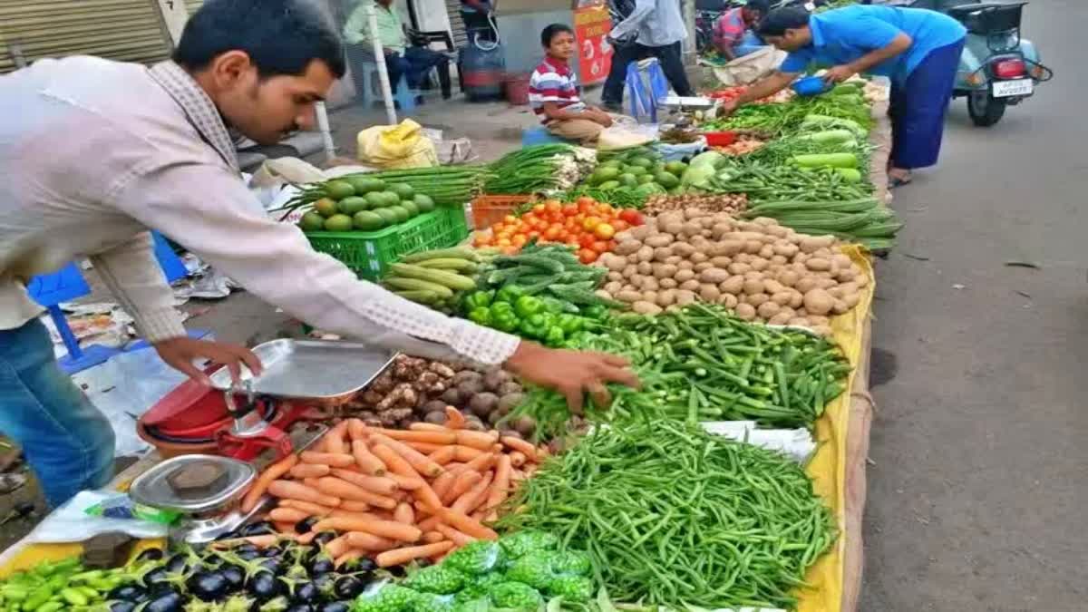 ದಾಖಲೆ ಮಟ್ಟದಲ್ಲಿ ಏರುತ್ತಿರುವ ಬಿಸಿಲಿನ ತಾಪ: ತರಕಾರಿಗಳ ಬೆಲೆ ಗಗನಮುಖಿ