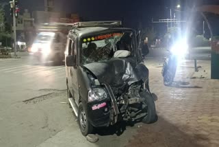 CAR COLLIDES WITH TANKER in ujjain