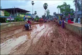 mud_roads_people_facing_problems_in_flood_hit_areas
