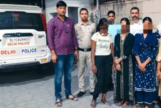 दिल्ली पुलिस तीन लड़कियों को किया बरामद