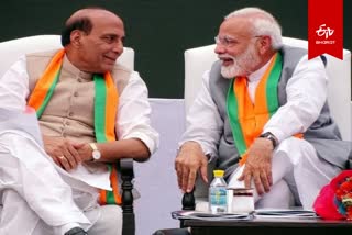 प्रधानमंत्री नरेंद्र मोदी और रक्षामंत्री राजनाथ सिंह.
