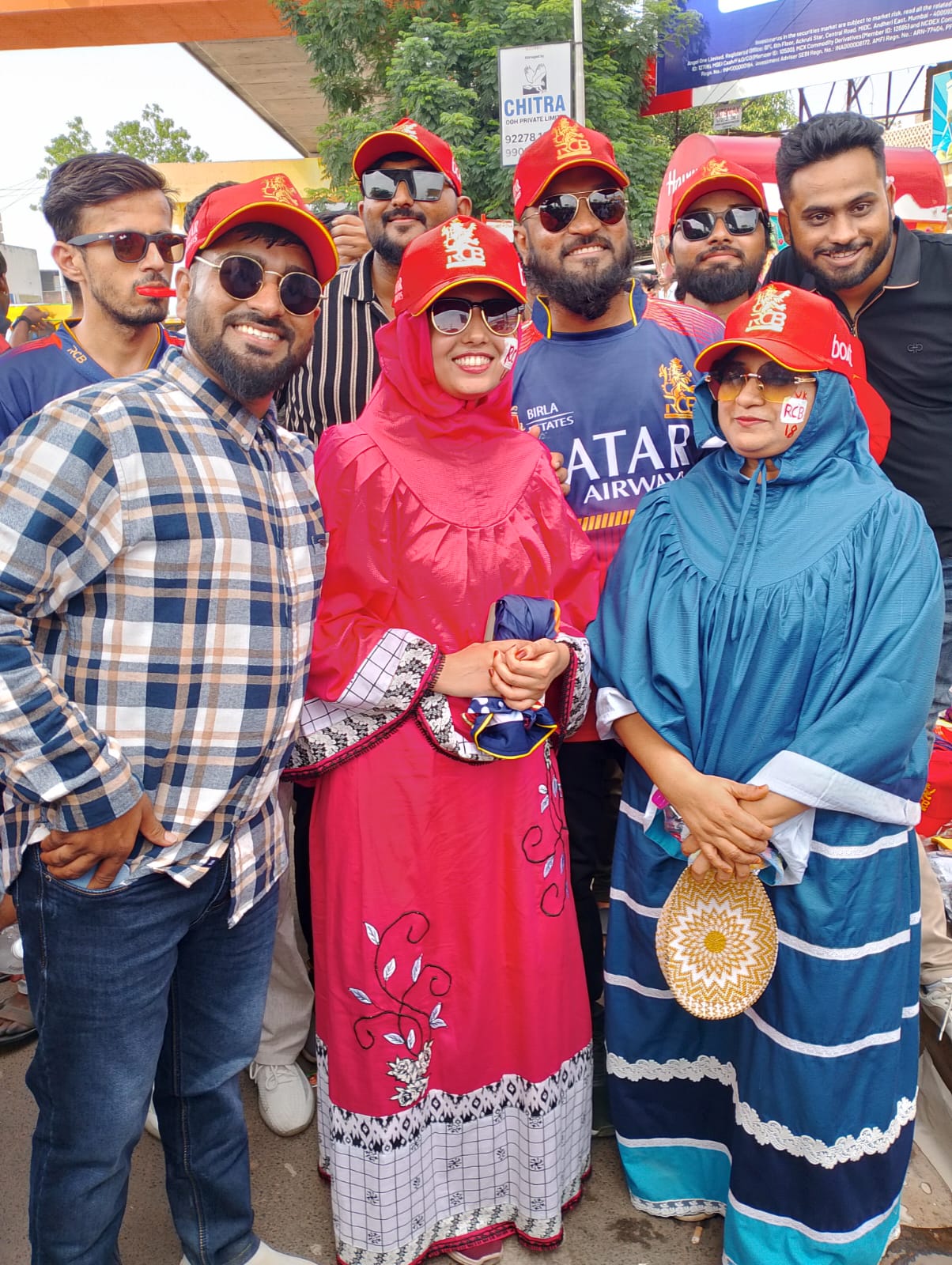 IPL ફાઈનલ મેચ જોવા સ્ટેડિયમ ખાતે હજારો ફેન્સની ભીડ ઉમટી