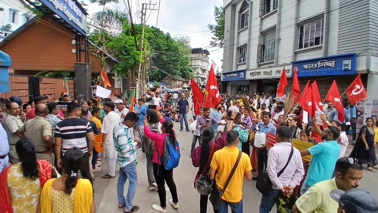 AGITATION IN SILIGURI ON DRINKING WATER CRISIS