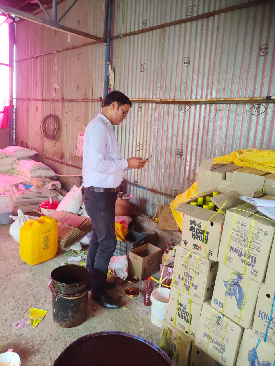 Food Safety Department team raid fake sauce and vinegar factory in Ranchi