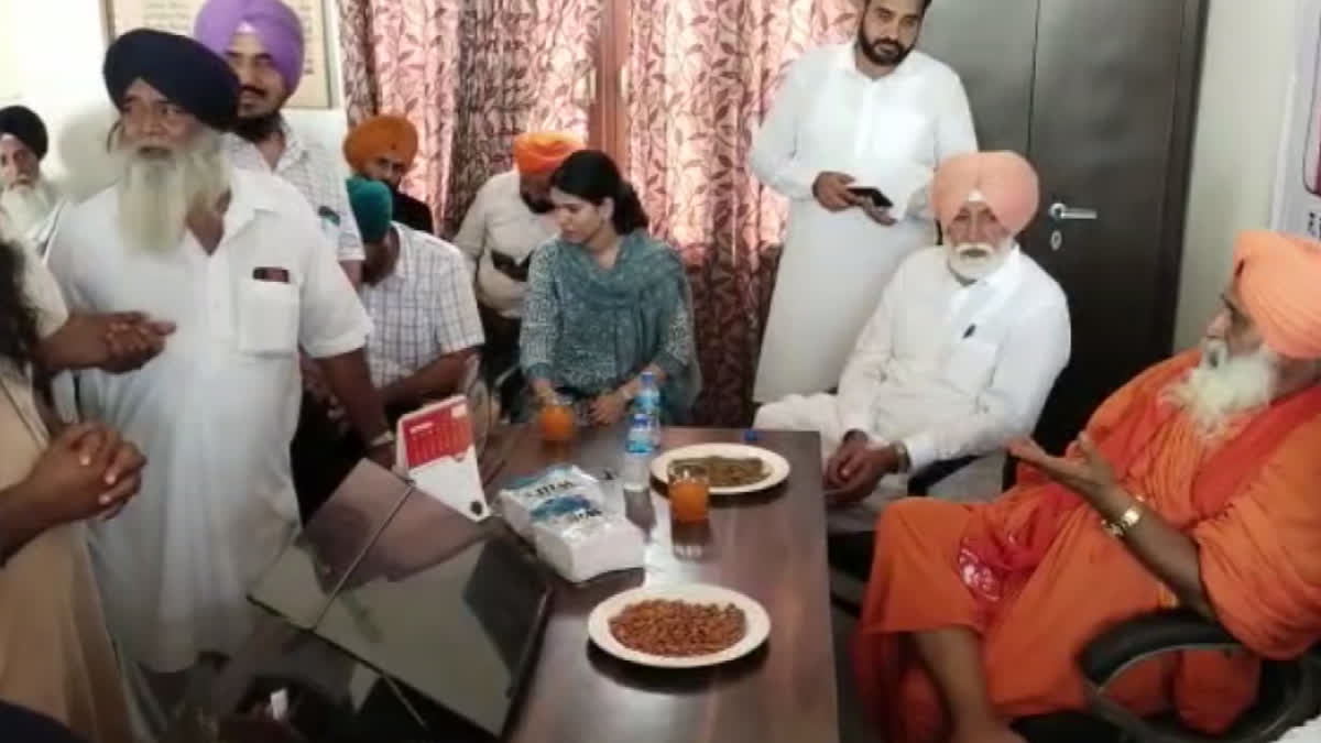 Rajya Sabha member Sant Seechewal arrived in Kapurthala during the public meeting held by the government