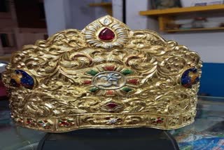 golden crown worth 20 lakhs