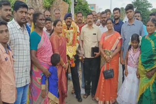 after-serving-26-years-in-the-army-was-given-a-grand-welcome-in-theni