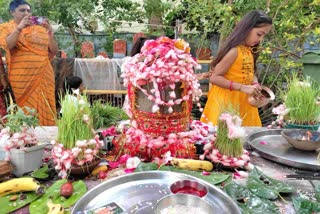 Gauri Vrat 2023 : જૂનાગઢમાં કુમારીકાઓએ કર્યું ગૌરી વ્રતનું પૂજન કરીને શ્રી કૃષ્ણને  ભાવિ ભરથાર માટે કરી પ્રાર્થના